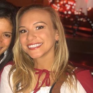 Meet your Posher, Corina